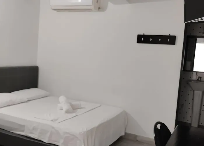 Hotel Ozzy