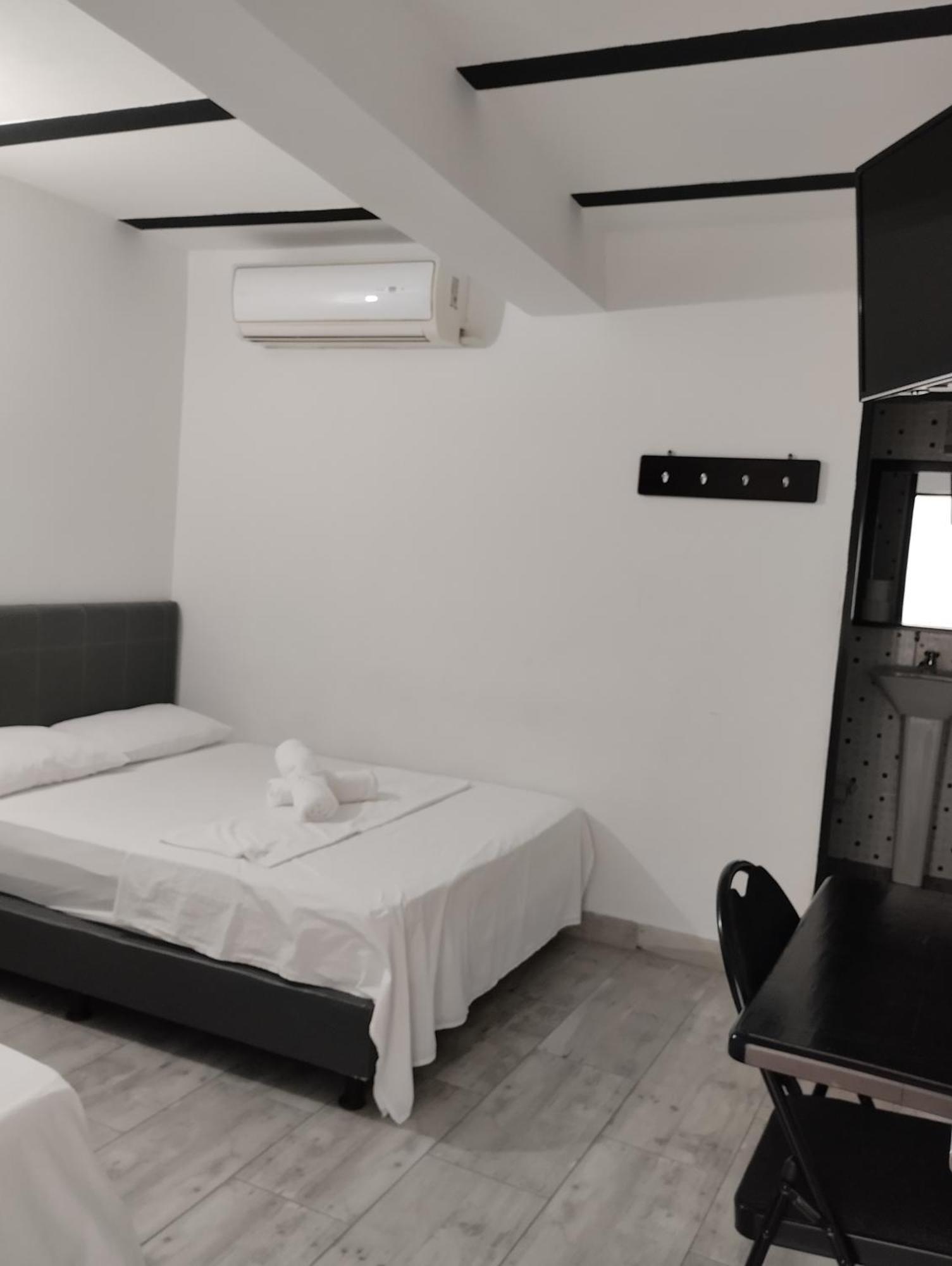 Hotel Ozzy