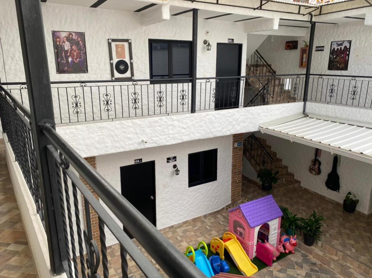 Ozzy Hotel