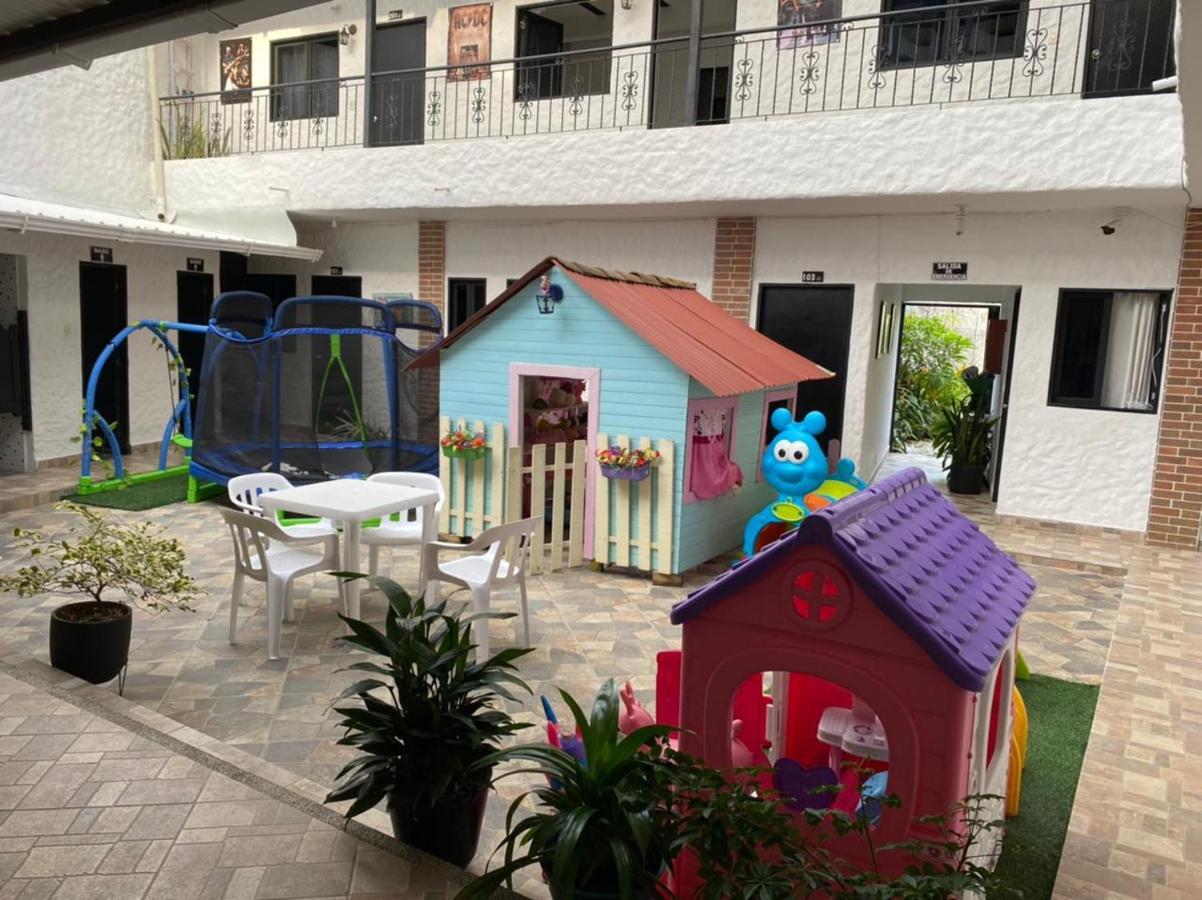 Hotel Ozzy
